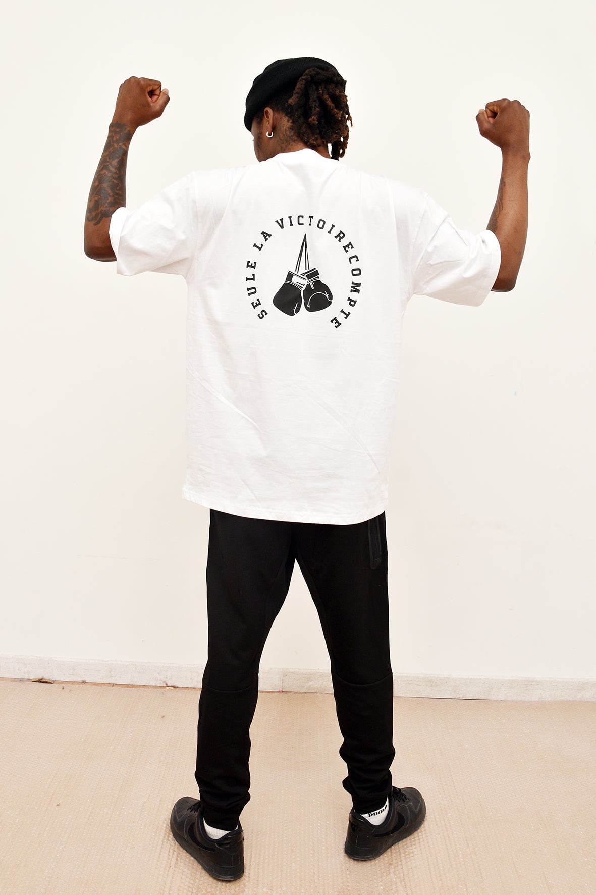 Tee-shirt SLVC CHICAGO VICTORY WHITE Oversized logo noir au dos (Unisex)