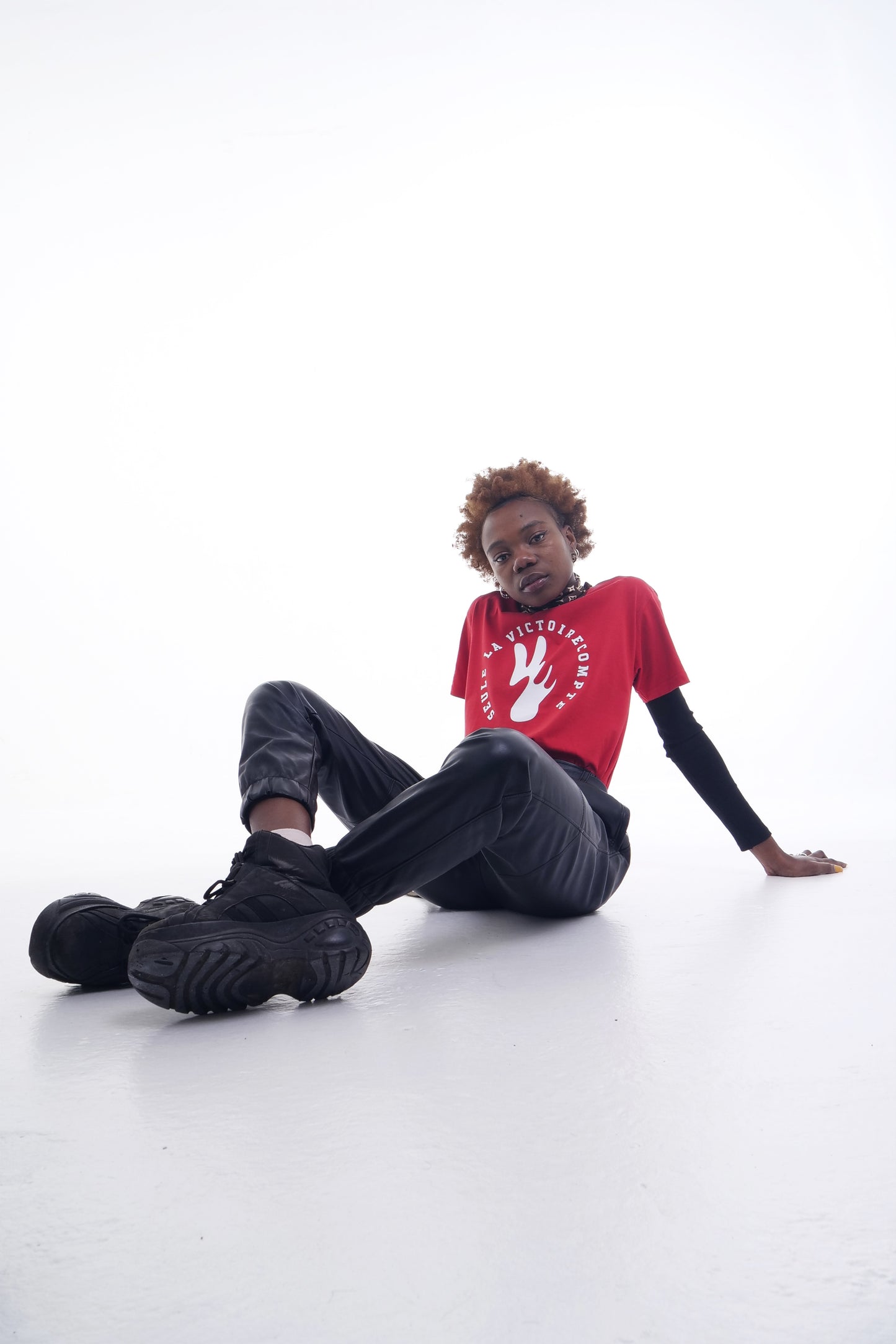Tee-shirt femme SLVC AUTHENTIK RED grand logo rond blanc
