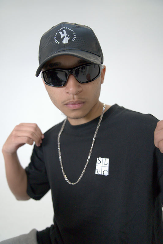 TEE SHIRT SLVC  BASIC COL ROND COUPE AJUSTÉE (Logo Carré) Noir