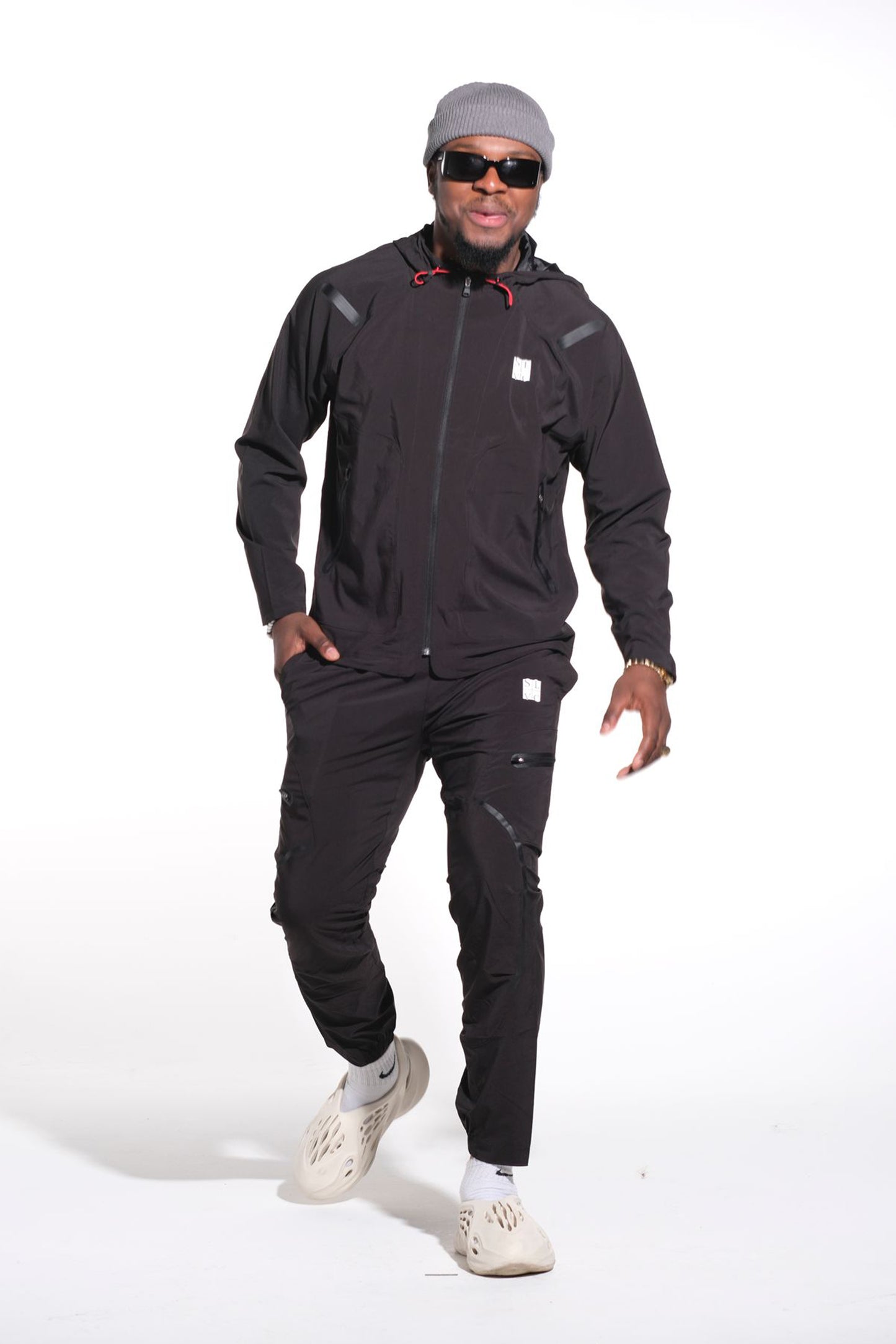 ENSEMBLE JOGGING SLVC BLACK STREET AVEC PETIT LOGO BLANC
